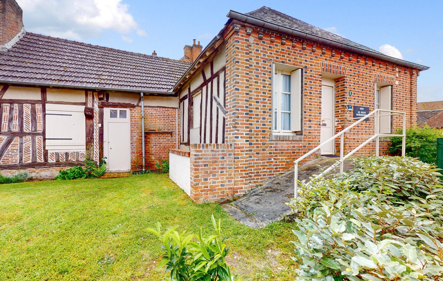 Maison de campagne moderne, 1 chambre, avec jardin