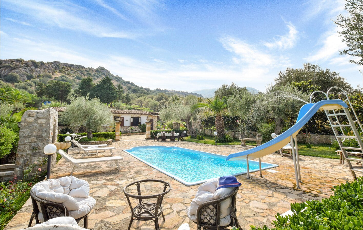 Casa 3 camere, con piscina