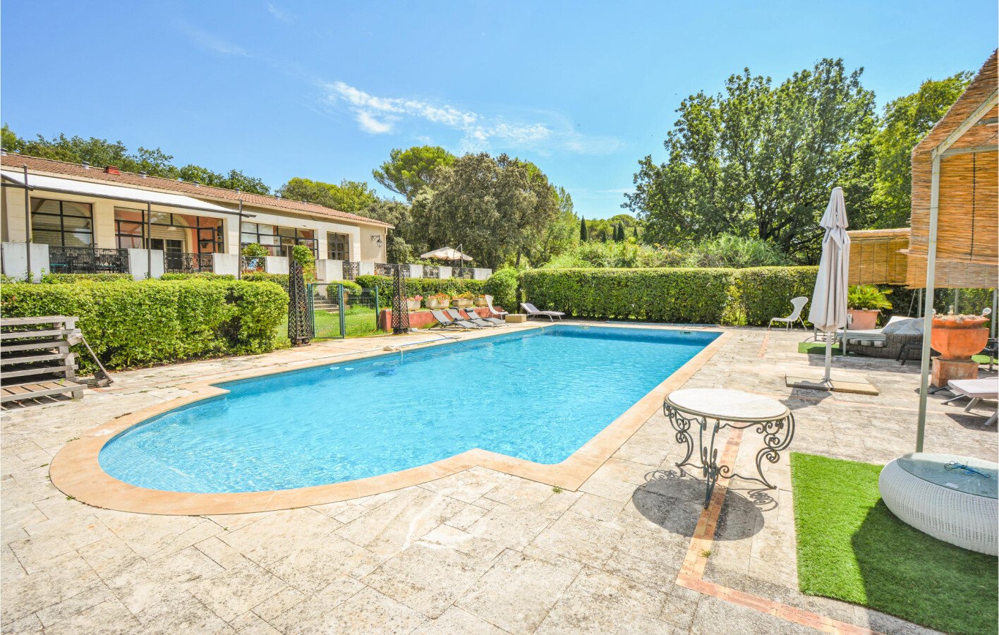 Maison design, 4 chambres, avec piscine