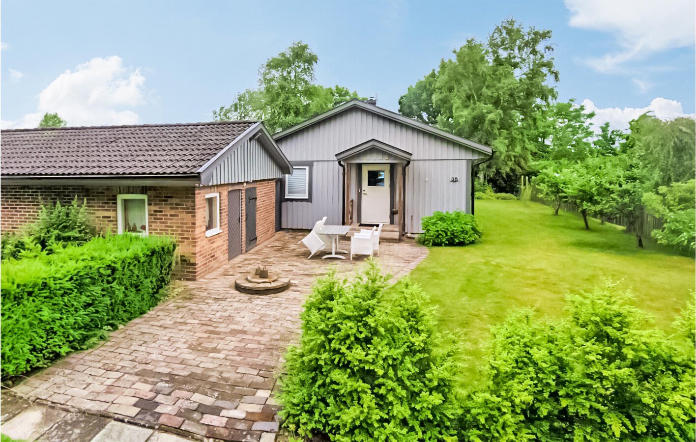 House 3 bedrooms, with sea view