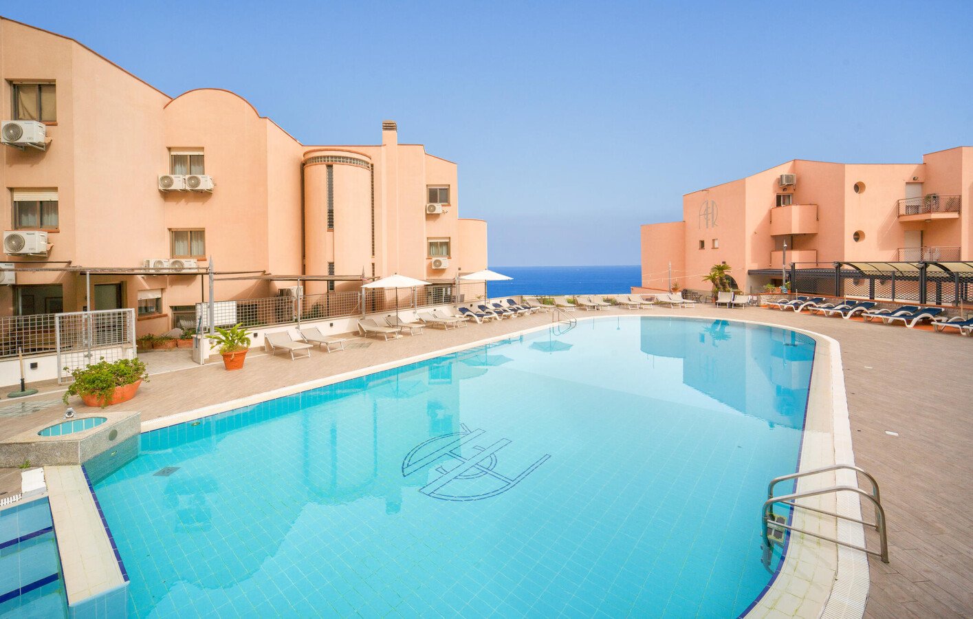 Appartamento 1 camera, con vista mare