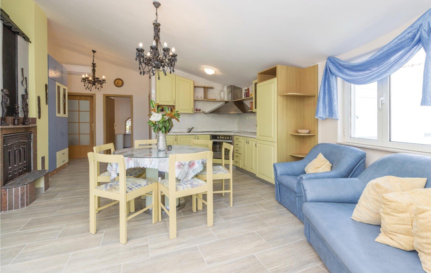 House 5 bedrooms, with sea view