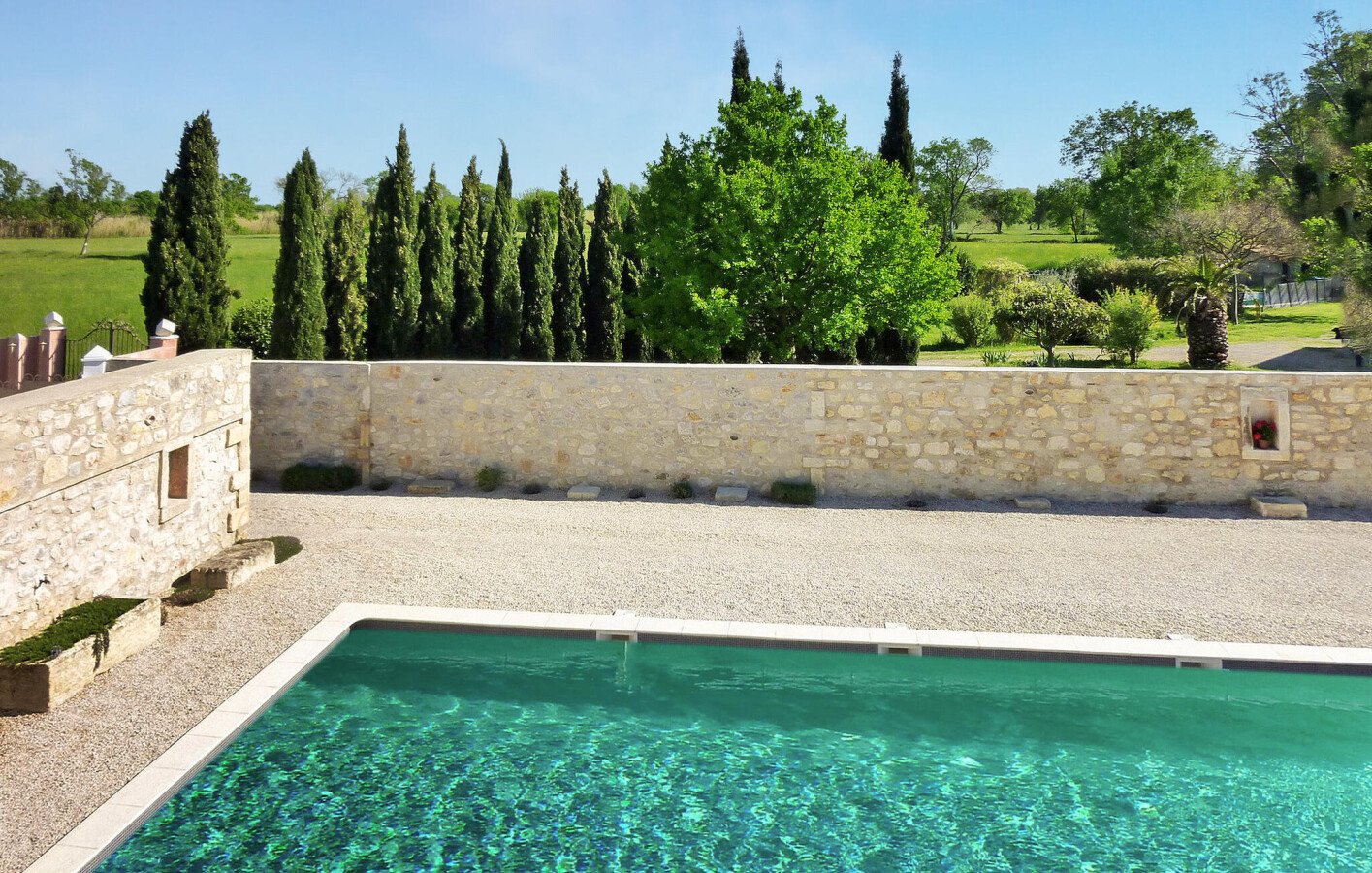 House 3 bedrooms, with pool