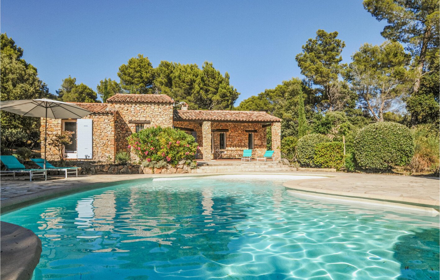 Maison en pierre authentique, 6 chambres, avec piscine