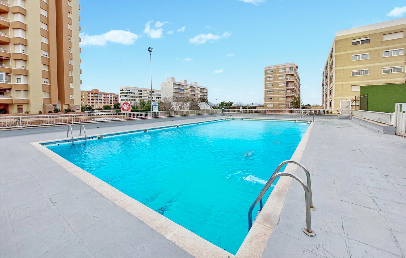 Appartement moderne, 2 chambres, avec vue sur mer