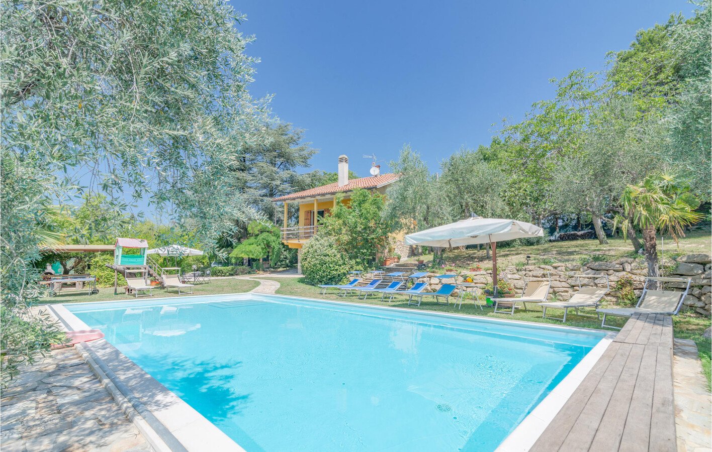 Maison de campagne confortable, 4 chambres, avec piscine