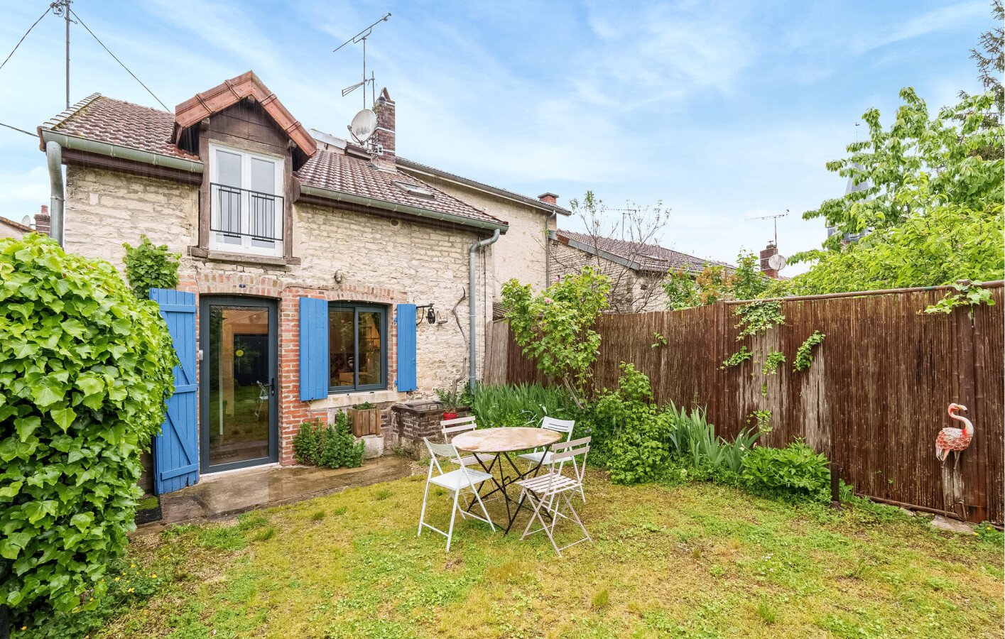 Maison en pierre de charme, 2 chambres, avec jardin