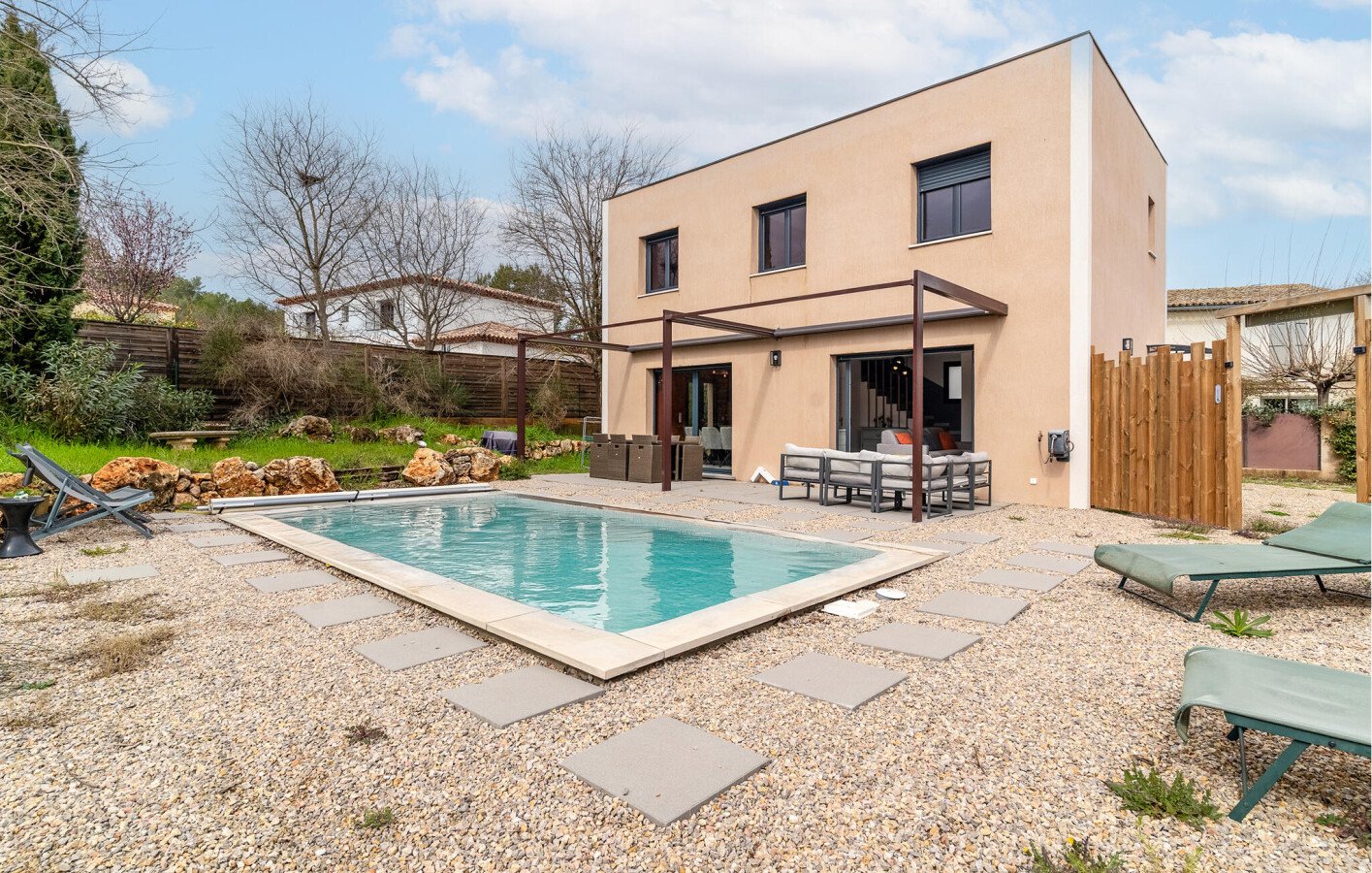 Huis 3 slaapkamers, met zwembad