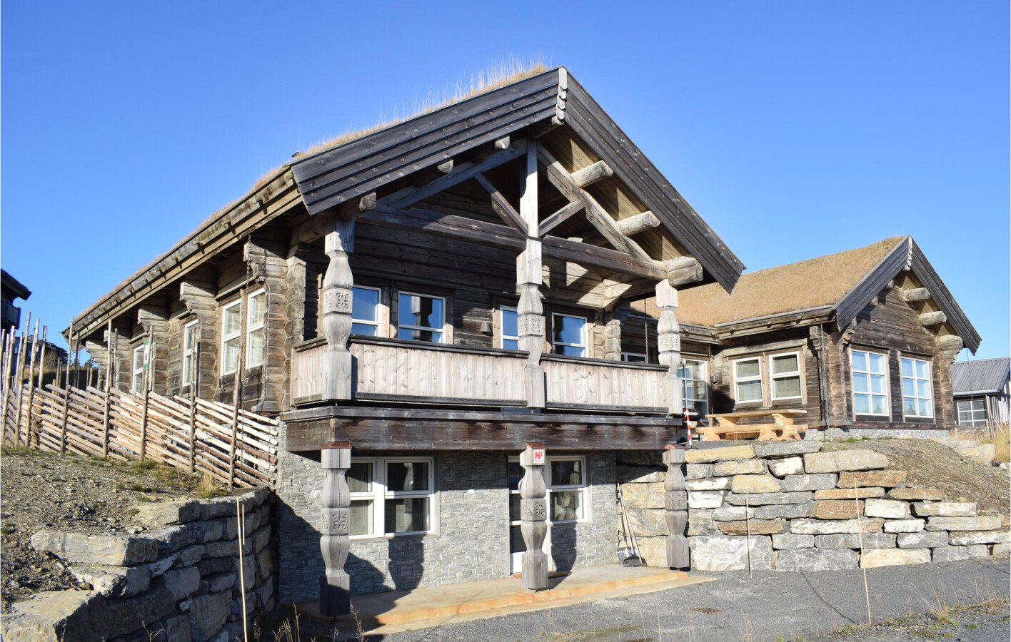 House 3 bedrooms, with fireplace