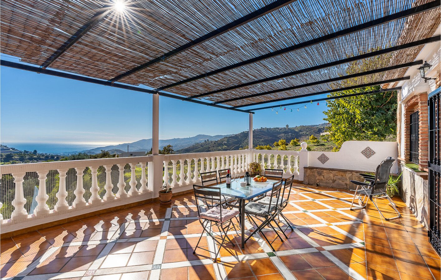 House 3 bedrooms, with sea view