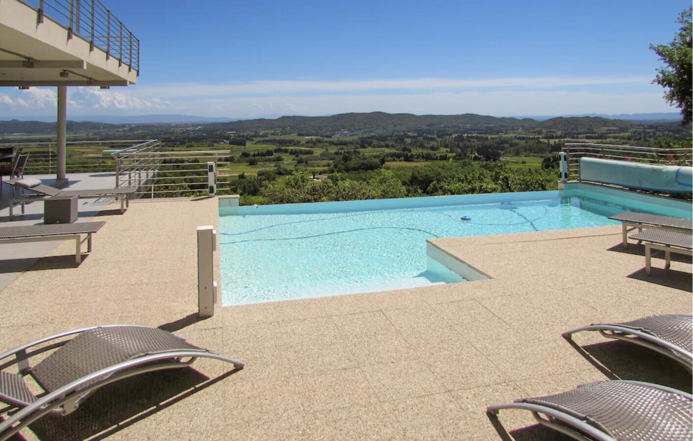 Maison de campagne moderne, 5 chambres, avec piscine