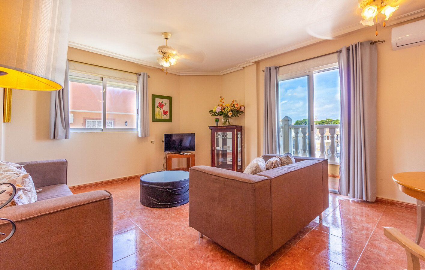 Apartment 3 bedrooms, with sea view