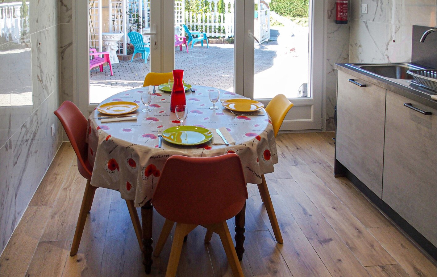Maison de campagne moderne, 2 chambres, avec jardin