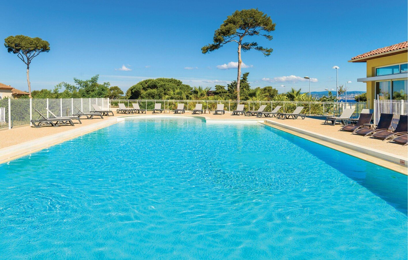 Appartement moderne, 2 chambres, avec vue sur mer