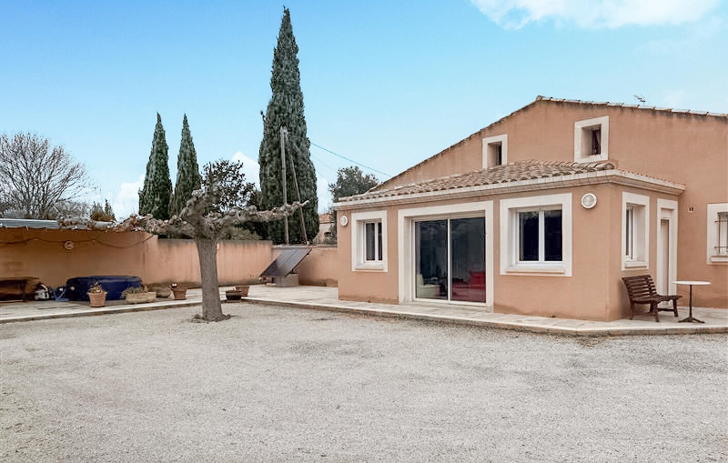 Maison de campagne moderne, 3 chambres, avec jardin