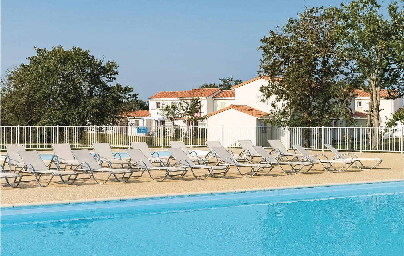 Maison de campagne confortable, 2 chambres, avec piscine