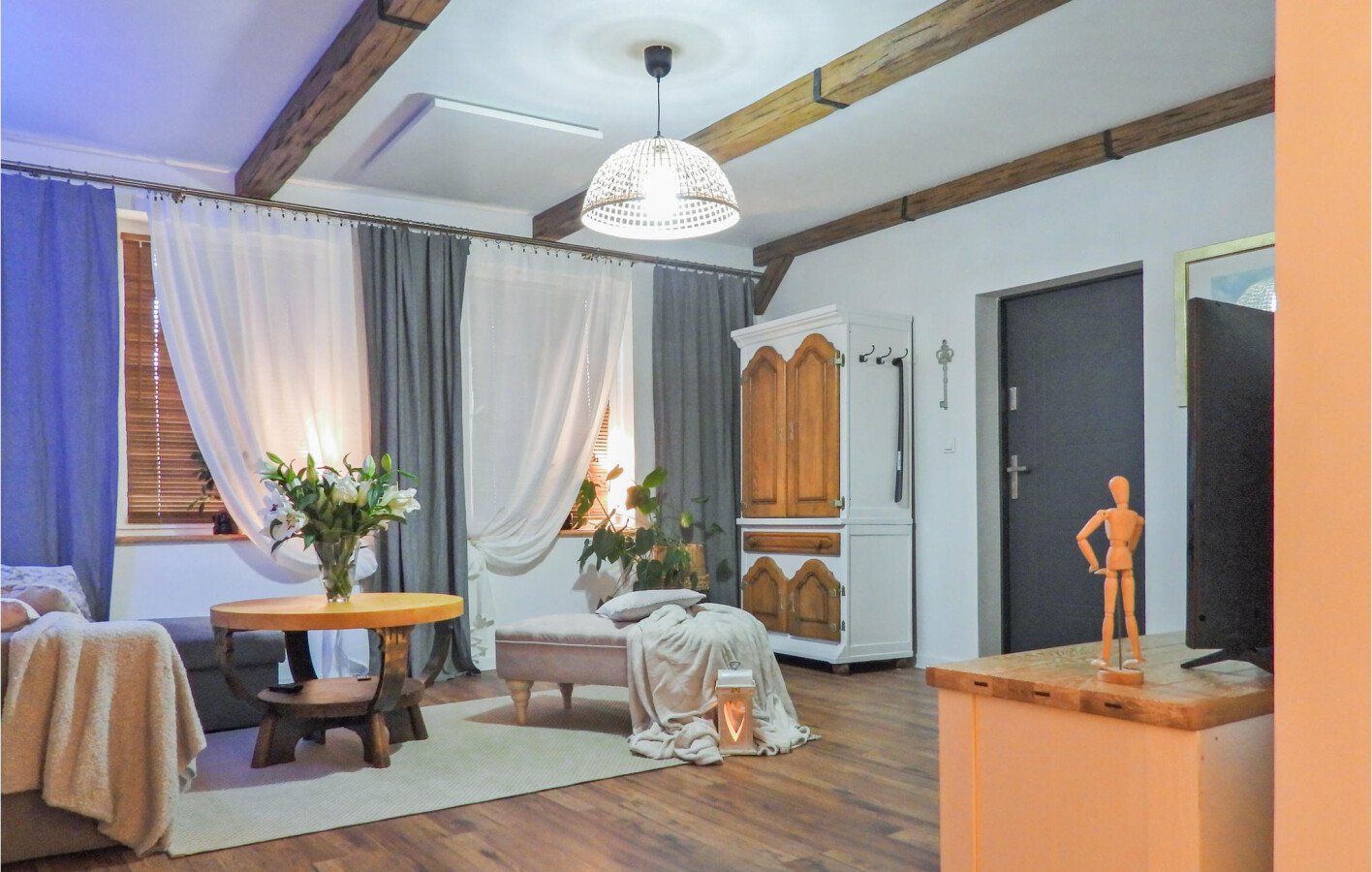 Wohnung 1 Schlafzimmer, mit Kamin