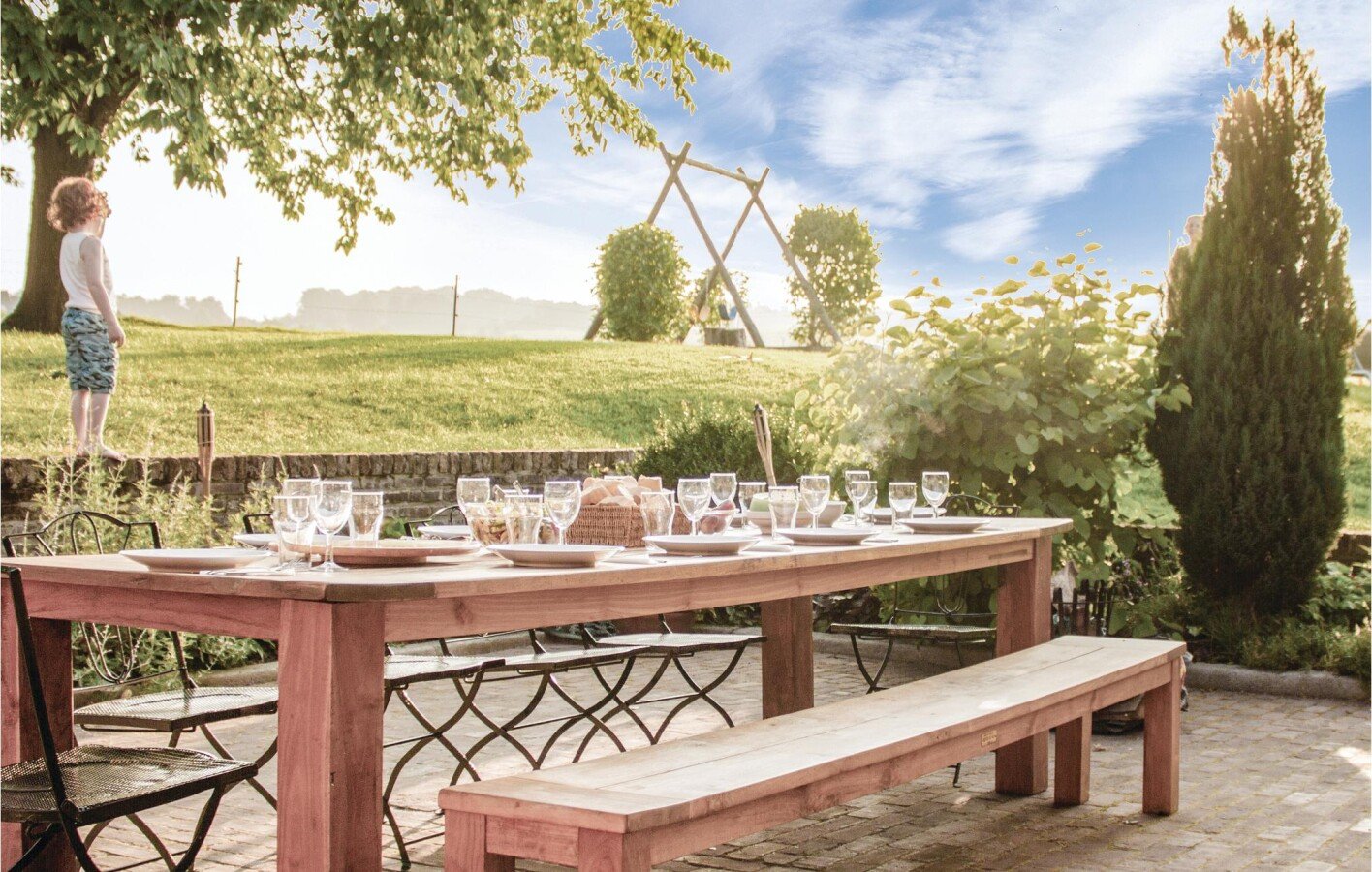 @todoptHouse 7 bedrooms, with garden