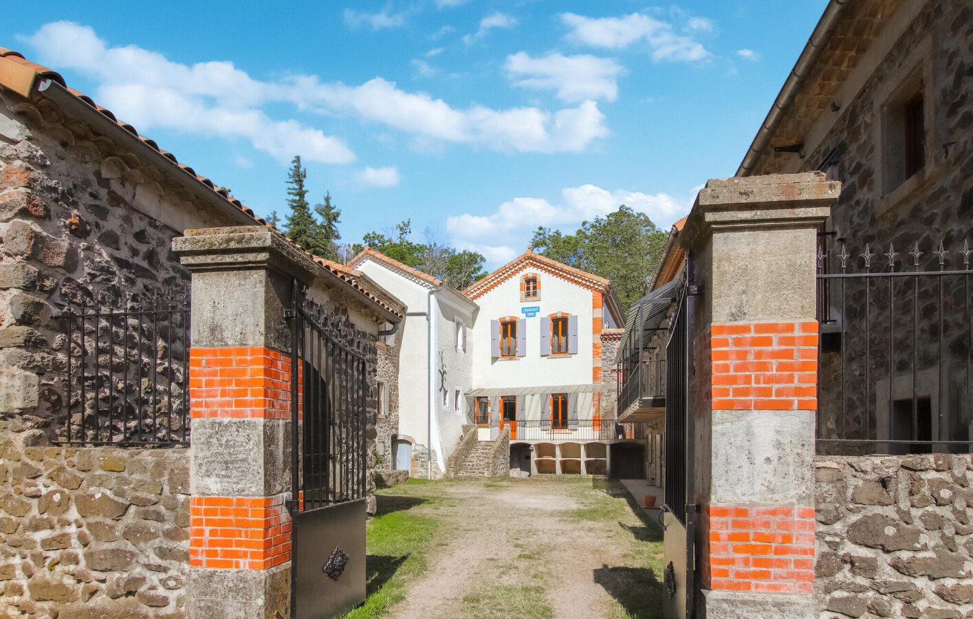 Maison authentique, 3 chambres, avec piscine