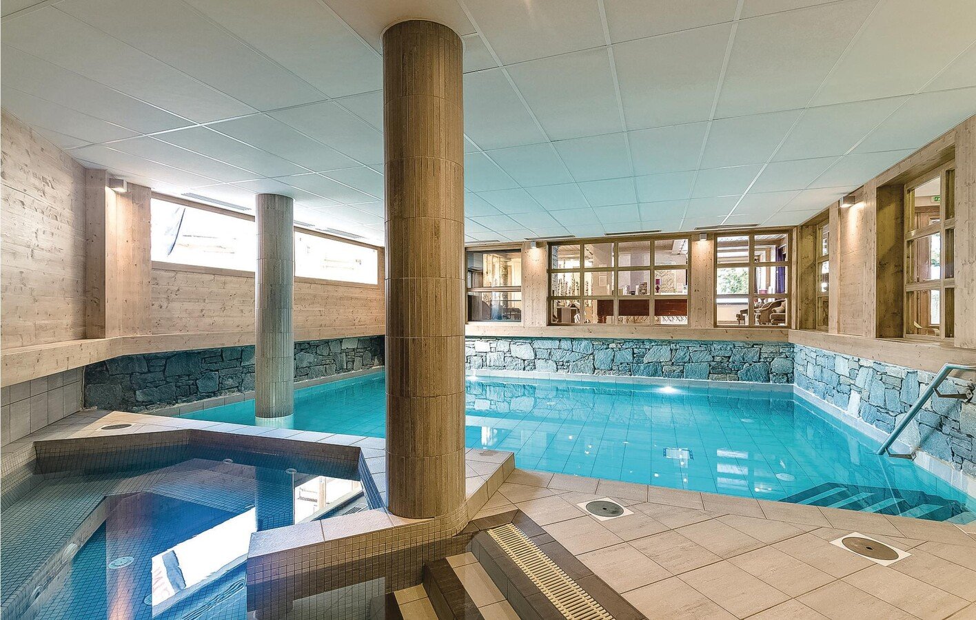 Appartement moderne, 2 chambres, avec piscine