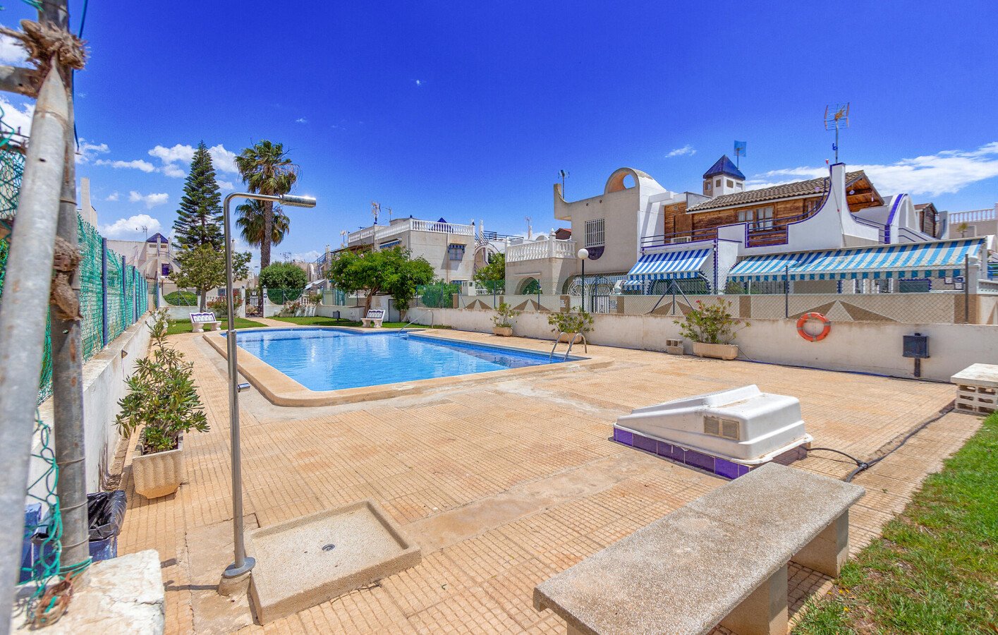 House 2 bedrooms, with pool