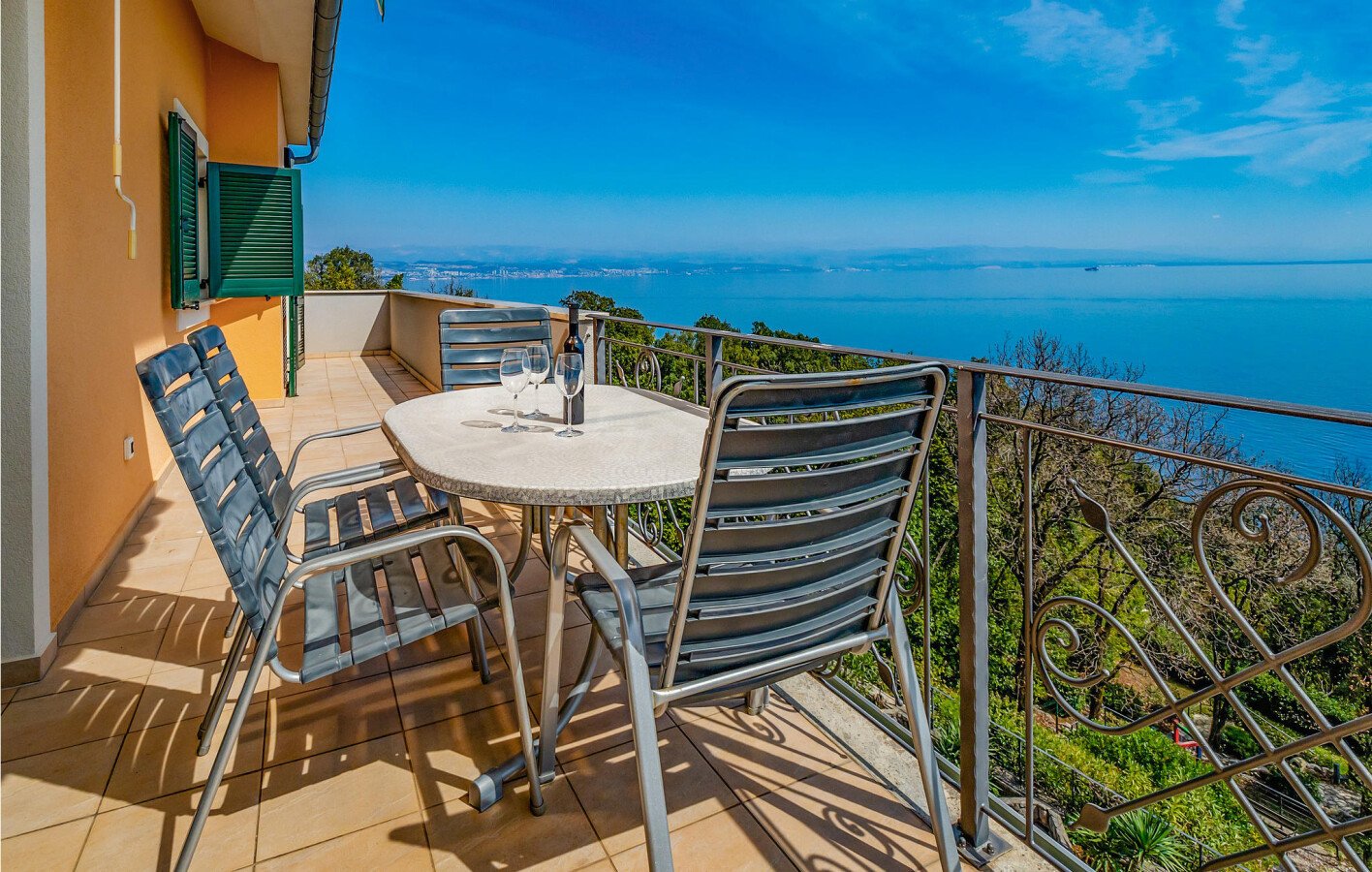 Appartamento 3 camere, con vista mare