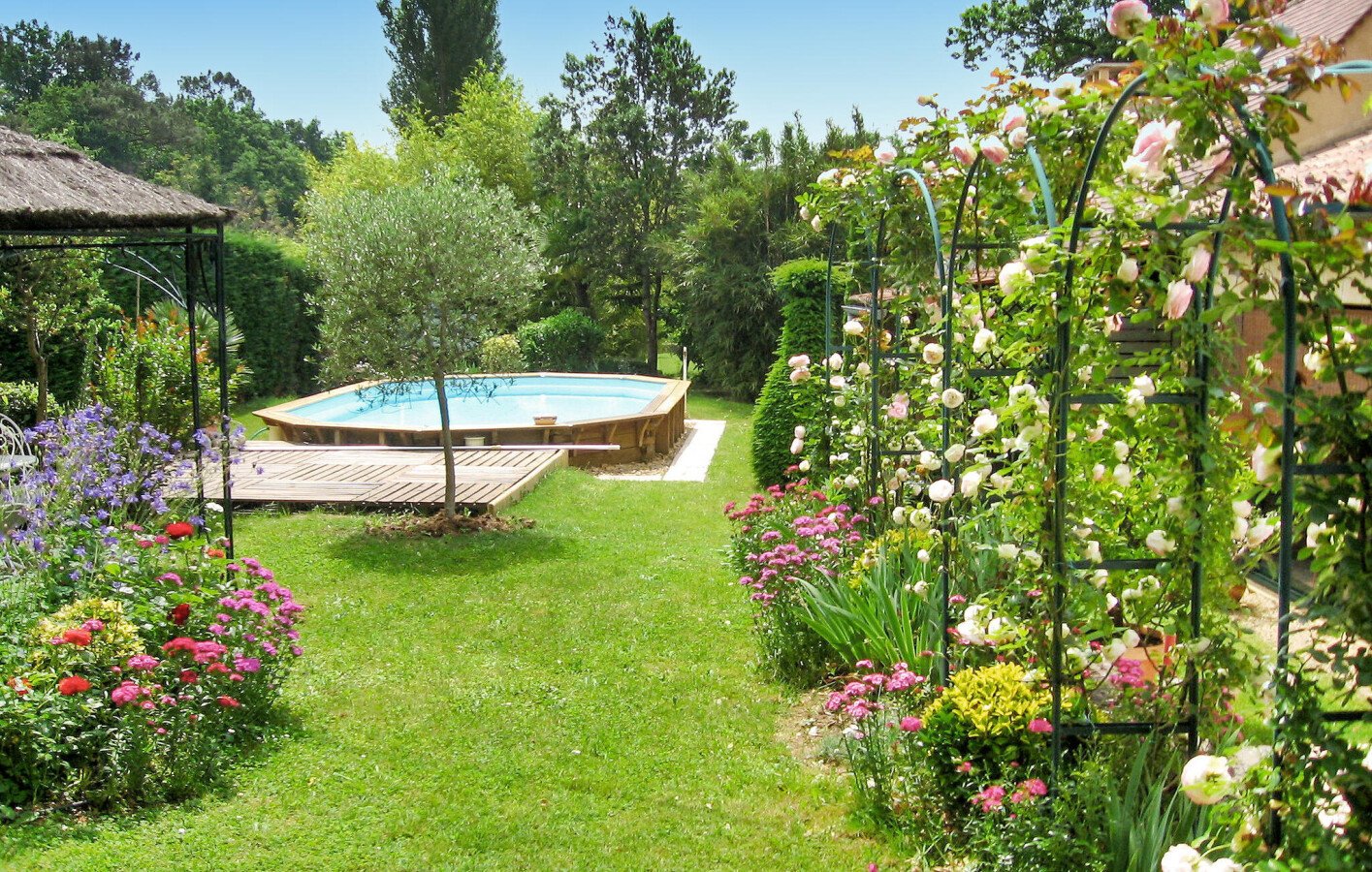 Maison de campagne moderne, 2 chambres, avec piscine