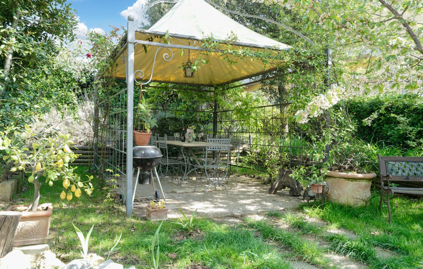 Casa 2 camere, con giardino