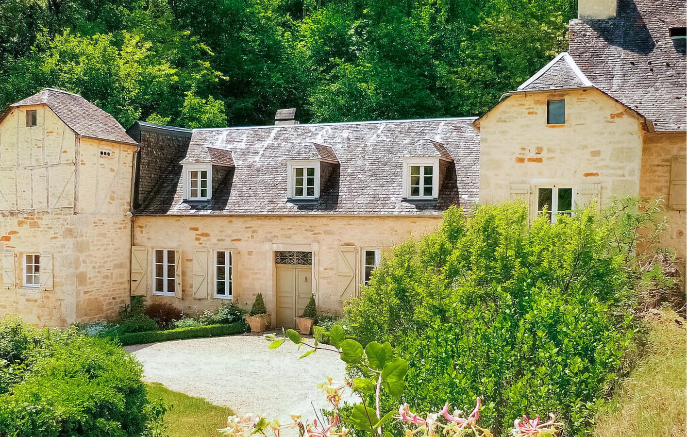 Maison en pierre confortable, 3 chambres, avec piscine