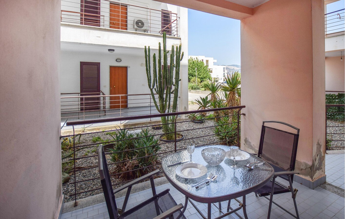 Appartamento 1 camera, con giardino