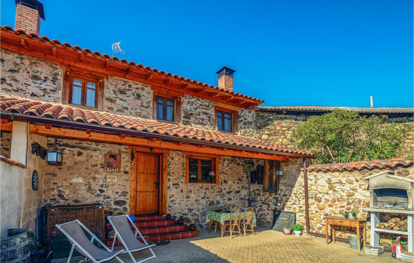 Casa 2 habitaciones, con jardín