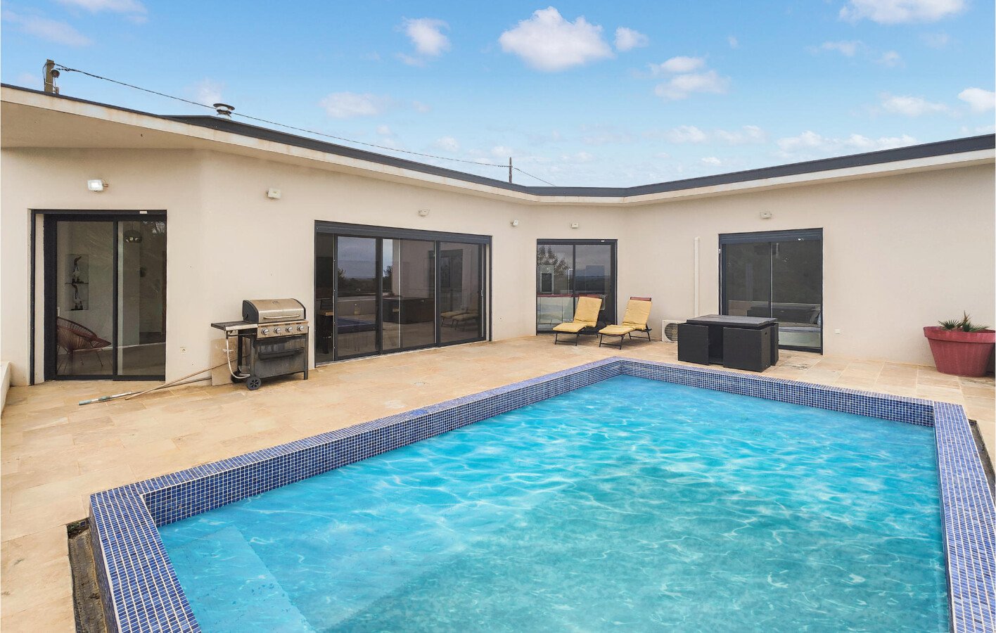 Maison de campagne moderne, 4 chambres, avec piscine