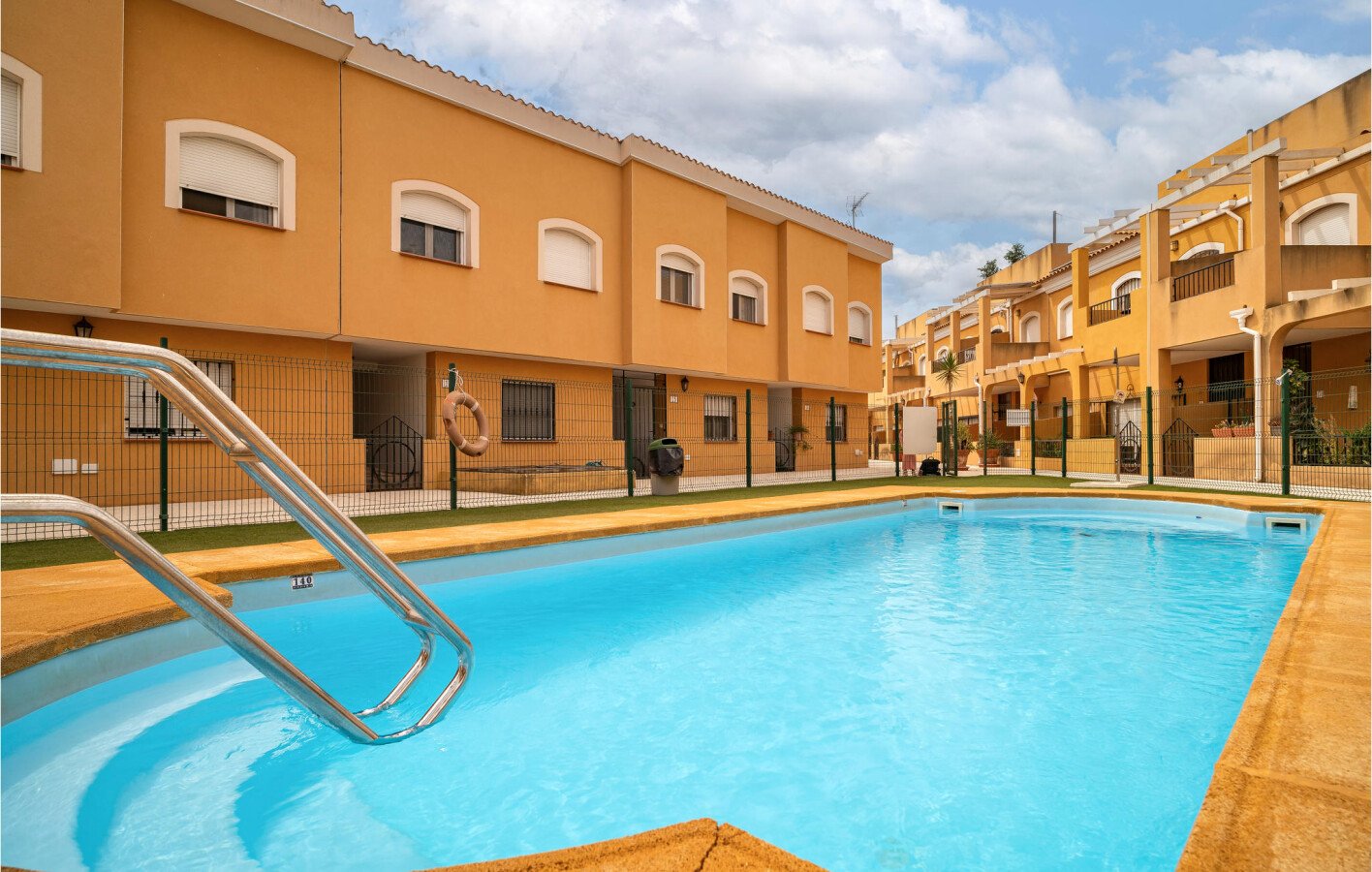 Maison de campagne confortable, 3 chambres, avec piscine