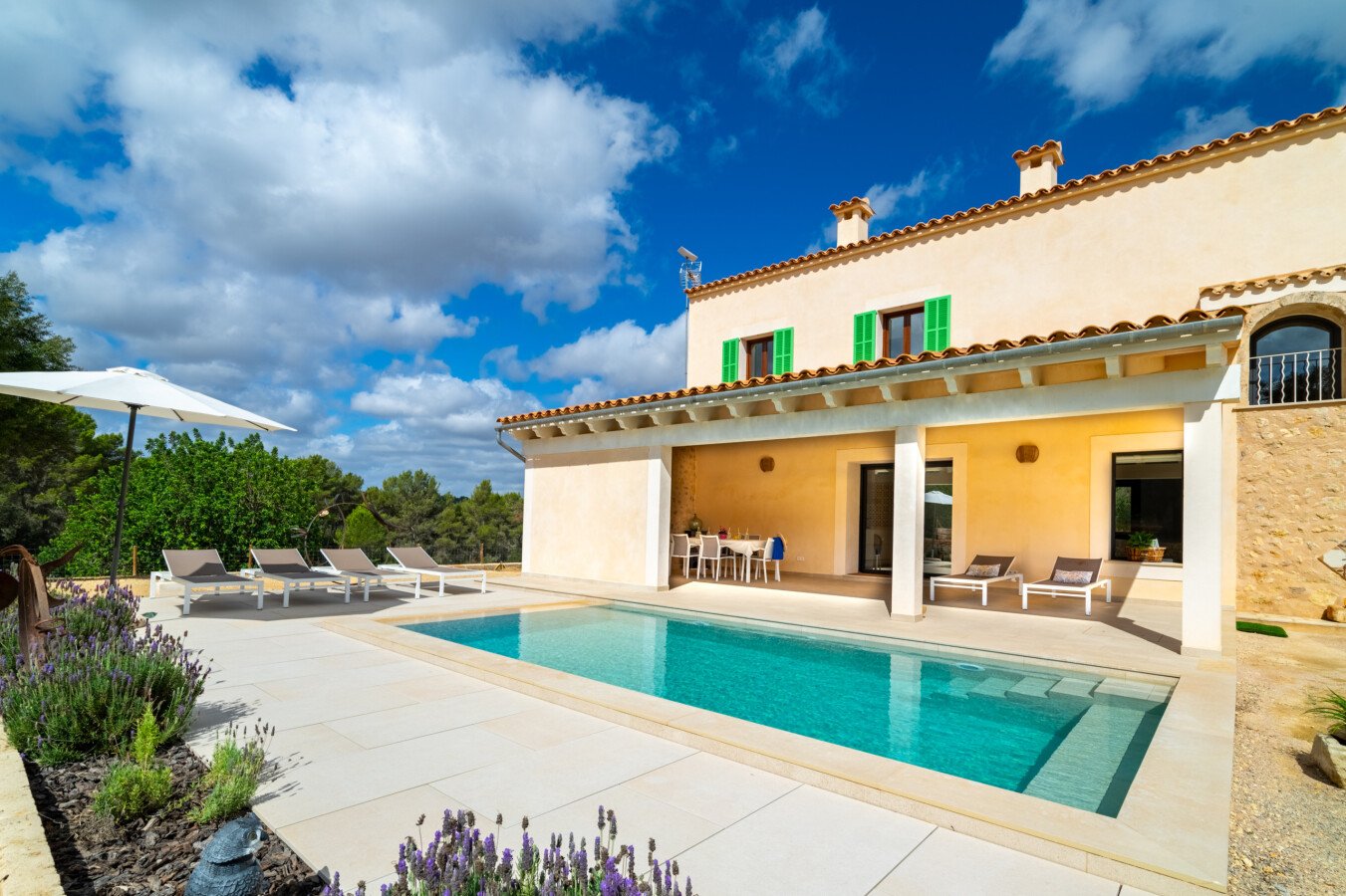 Château 3 chambres, avec piscine