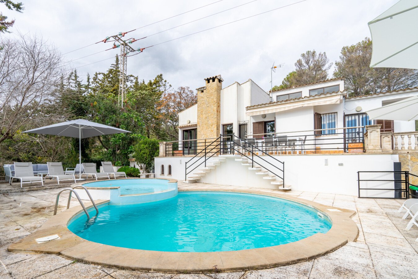 Villa 6 habitaciones, con jardín