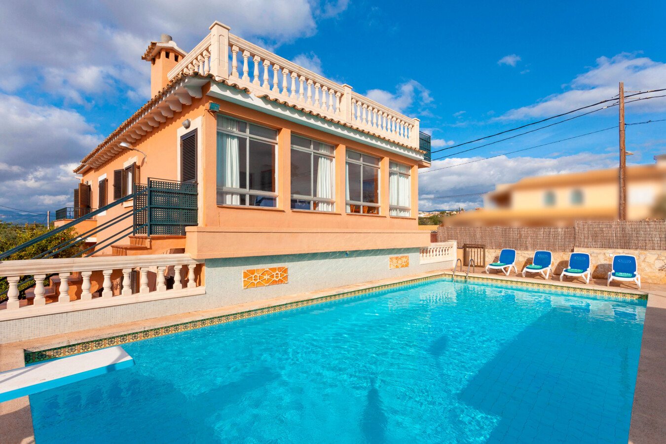 Villa 6 Schlafzimmer, mit Pool