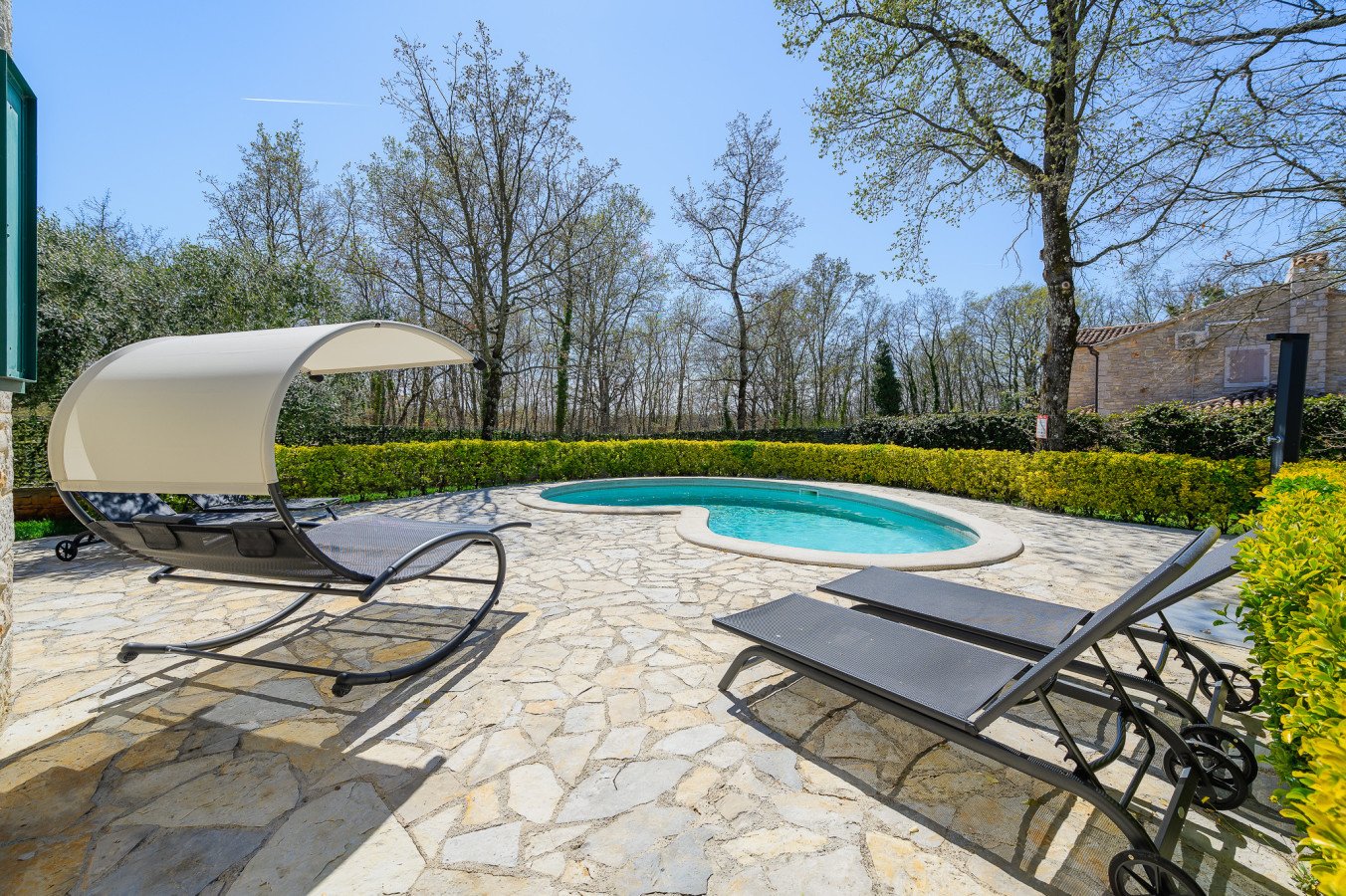Vila 3 quartos, com jardim