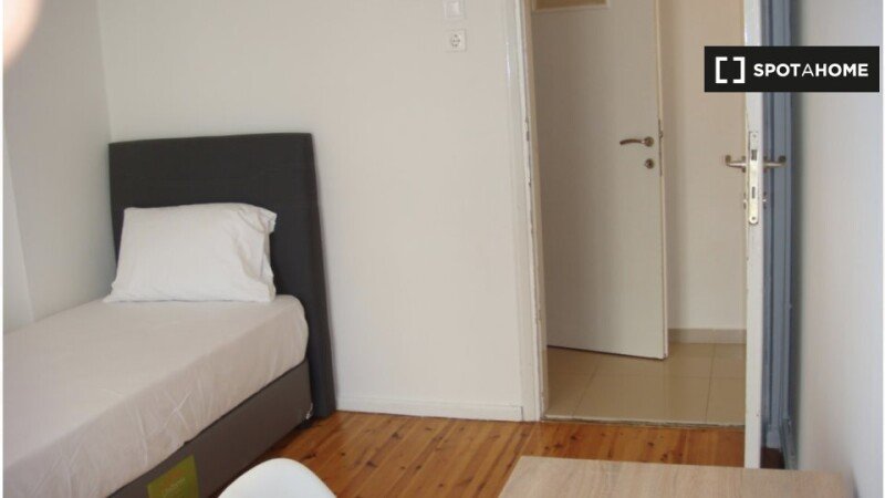 Room 6 guests, with air conditioning