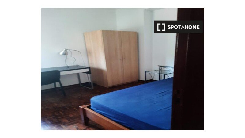 Room 10 guests, with air conditioning