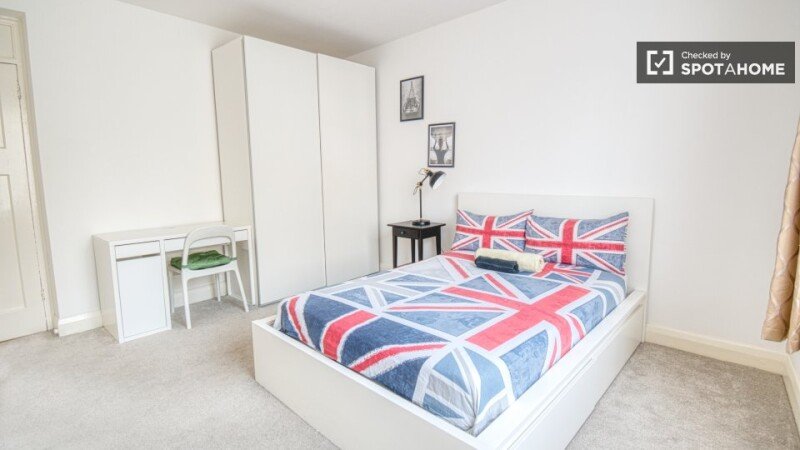 Room 4 guests, with wifi