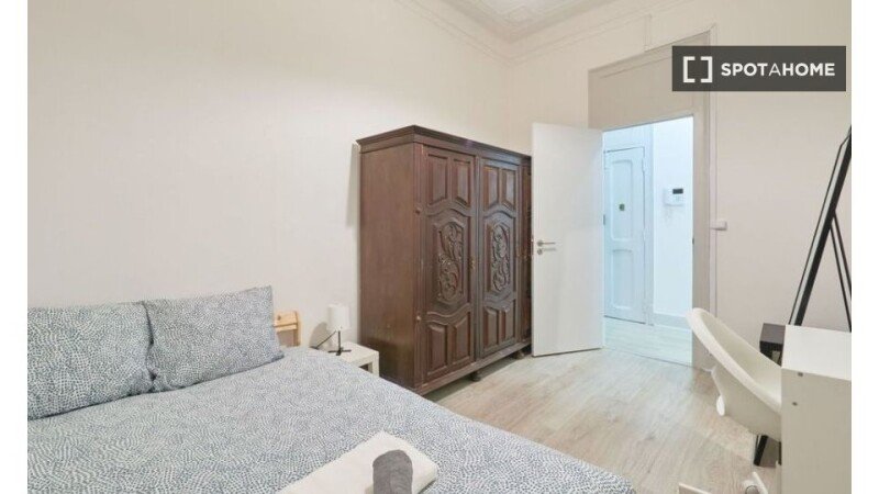 Chambre 12 voyageurs, avec climatisation