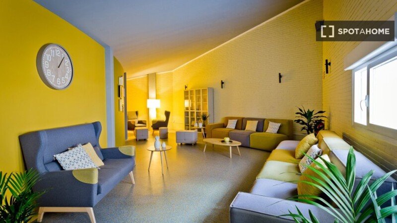 Room 2 guests, with air conditioning