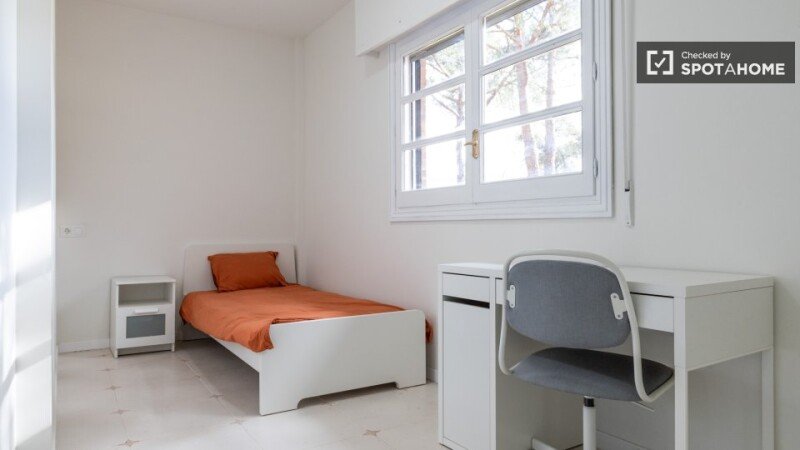 Habitación 28 huéspedes, con aire acondicionado