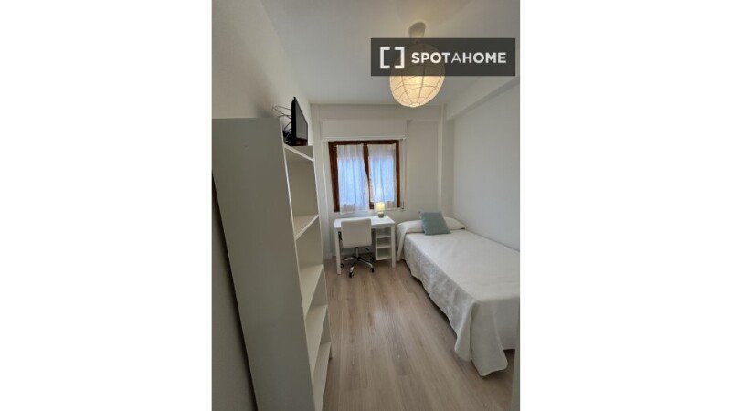 Room 6 guests, with air conditioning