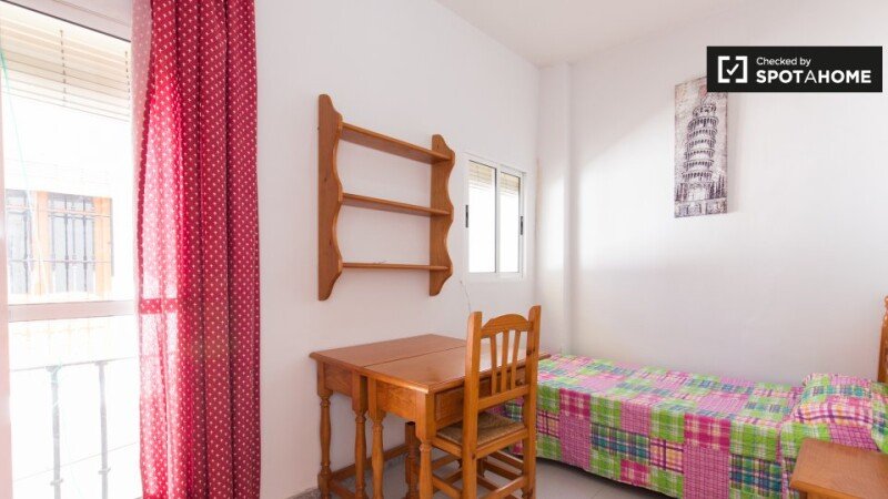 Habitación 24 huéspedes, con wifi