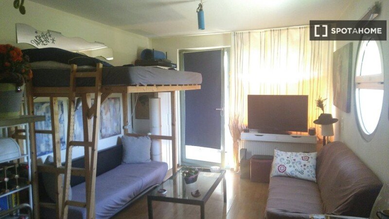 Apartment with wifi