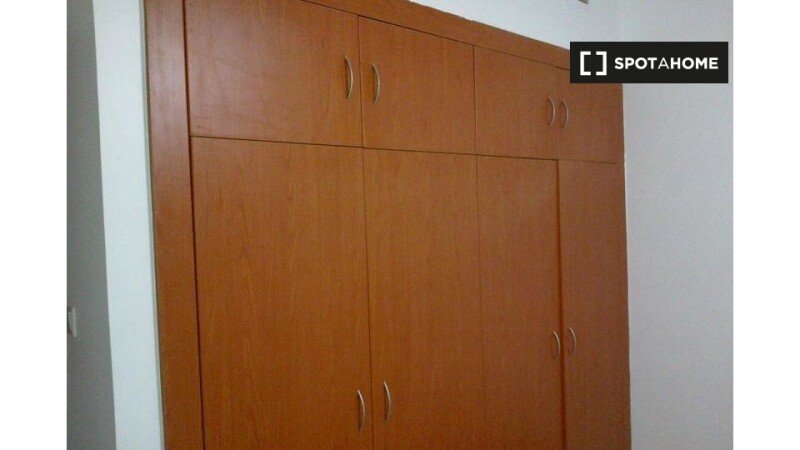 Room 2 guests, with wifi