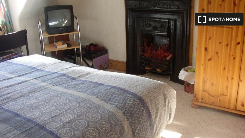 Room 2 guests, with wifi