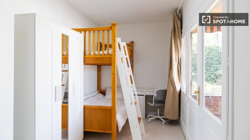 Habitación 28 huéspedes, con aire acondicionado