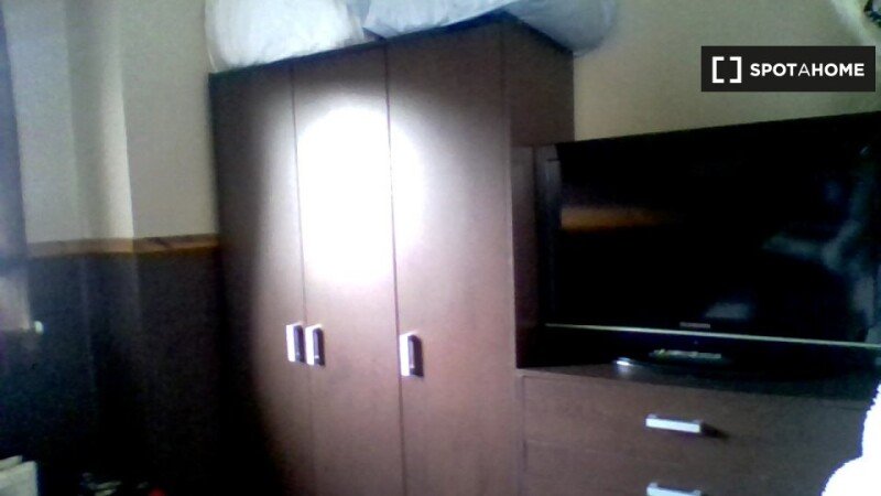 Room 2 guests, with wifi